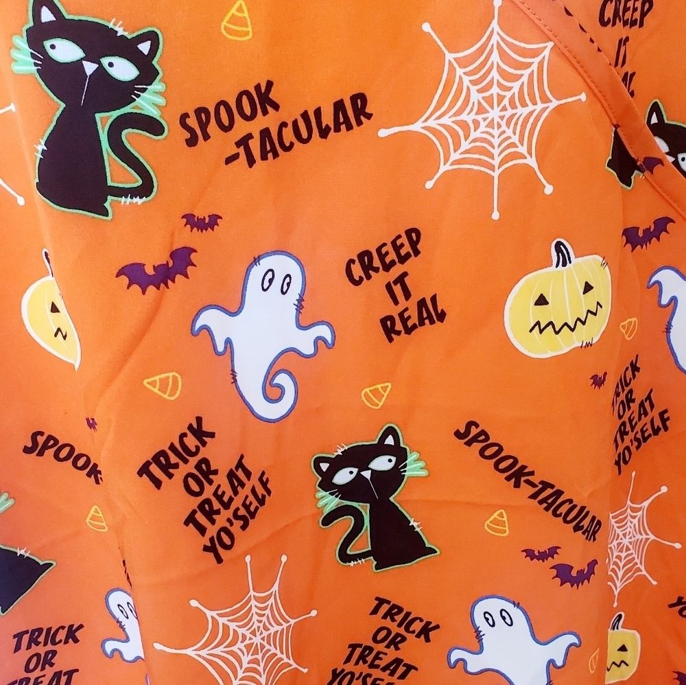 Scrub Star Halloween V Neck Scrub Top Size Medium New without Tags - Picture 4 of 6
